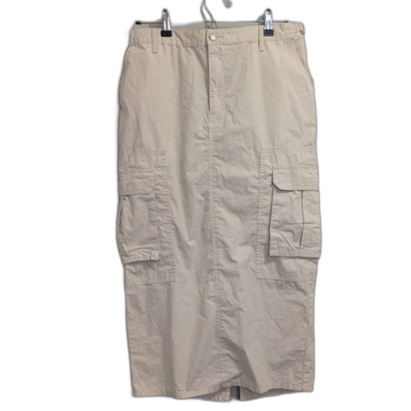 wild fable Dresses & Skirts - Wild Fable Light Beige Cargo Midi Maxi Skirt Size Small NWT